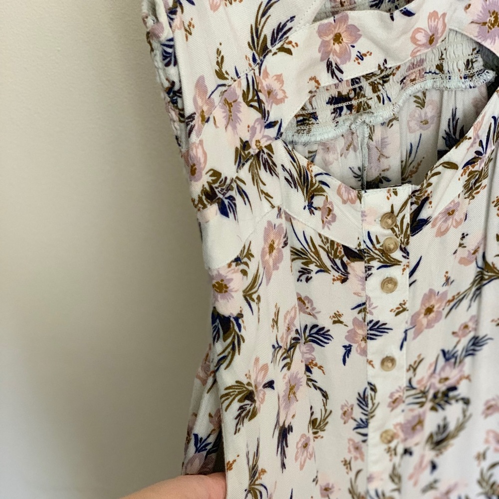 Sz Small | Floral Dress | Button + Exposure Detail
